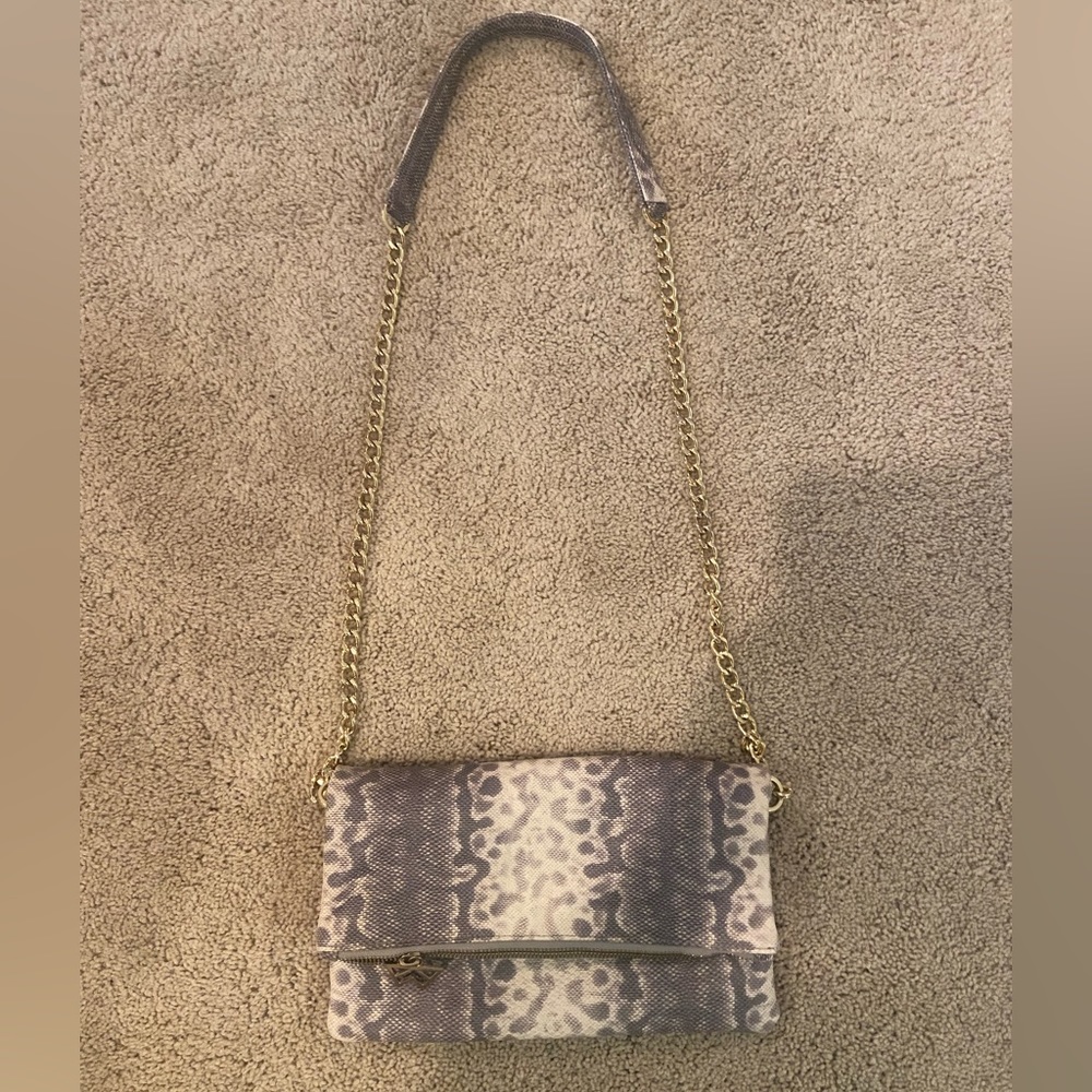 Kelly Wynne purse